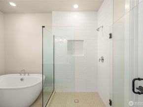 446 222nd Place SE, Sammamish WA 98074