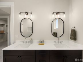446 222nd Place SE, Sammamish WA 98074