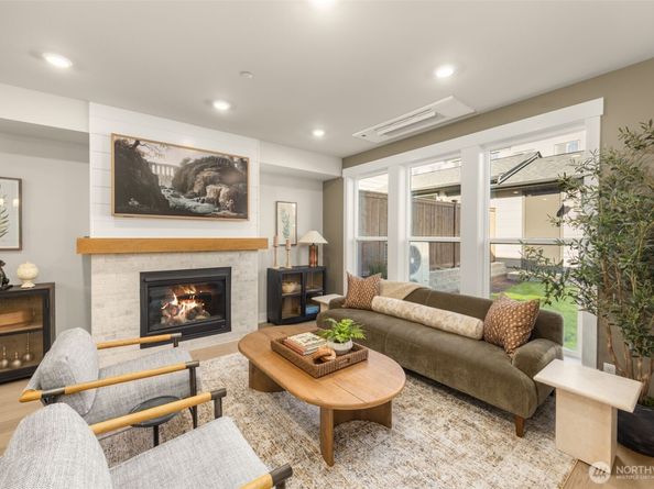 446 222nd Place SE, Sammamish WA 98074