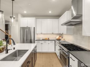 446 222nd Place SE, Sammamish WA 98074