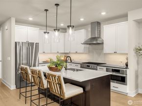 446 222nd Place SE, Sammamish WA 98074
