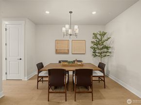 446 222nd Place SE, Sammamish WA 98074