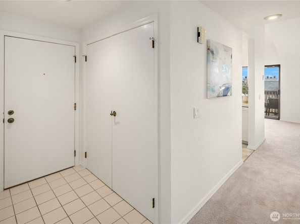 1319 S Puget Drive D34, Renton WA 98055