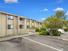 1319 S Puget Drive D34, Renton WA 98055