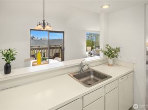 1319 S Puget Drive D34, Renton WA 98055