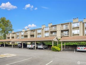 1319 S Puget Drive D34, Renton WA 98055