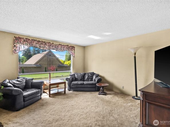 19525 86th Avenue W, Edmonds WA 98026