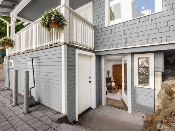 2423 3rd Avenue W, Seattle WA 98119