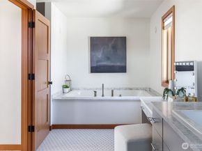 2506 W Halladay Street, Seattle WA 98199
