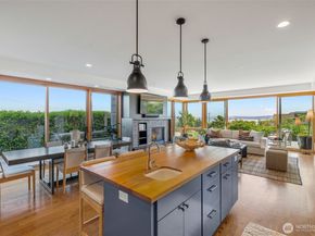 2506 W Halladay Street, Seattle WA 98199