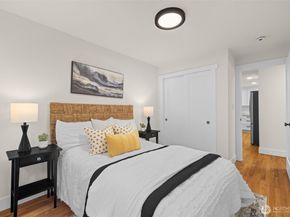 18330 47th Place NE, Lake Forest Park WA 98155