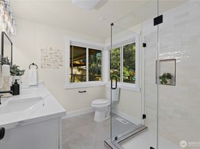 18330 47th Place NE, Lake Forest Park WA 98155