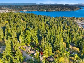 18330 47th Place NE, Lake Forest Park WA 98155