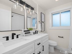 18330 47th Place NE, Lake Forest Park WA 98155