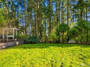 18330 47th Place NE, Lake Forest Park WA 98155