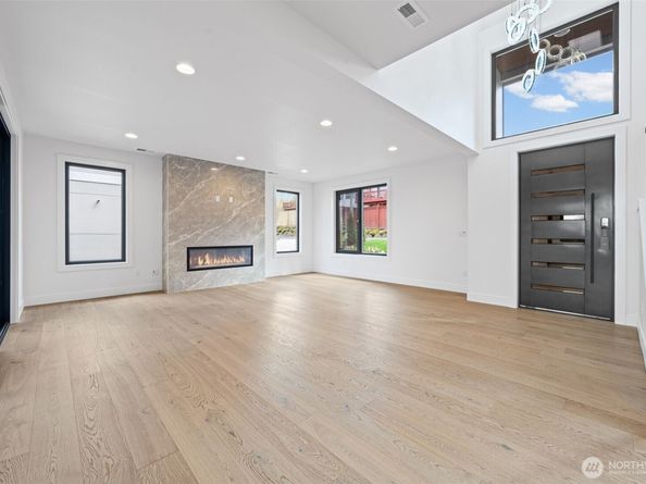 16036 SE 44TH Court, Bellevue WA 98006
