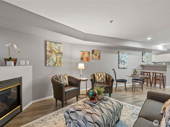 3318 30th Avenue SW B409, Seattle WA 98126