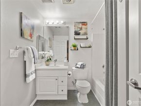 3318 30th Avenue SW B409, Seattle WA 98126