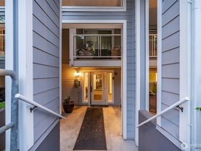 3318 30th Avenue SW B409, Seattle WA 98126