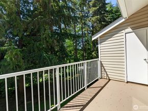 19230 Forest Park Drive NE A201, Lake Forest Park WA 98155