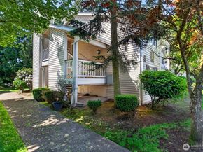 19230 Forest Park Drive NE A201, Lake Forest Park WA 98155