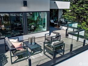 2400 Aurora Avenue N 210, Seattle WA 98109