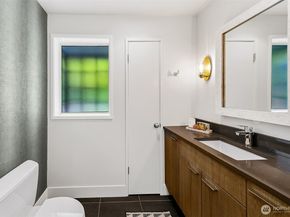 2400 Aurora Avenue N 210, Seattle WA 98109