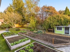 2001 SE 17th Court S, Renton WA 98055