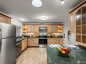 8215 172nd Avenue NE, Redmond WA 98052