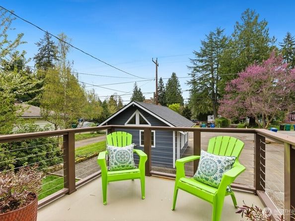 2122 N 128th Street, Seattle WA 98133