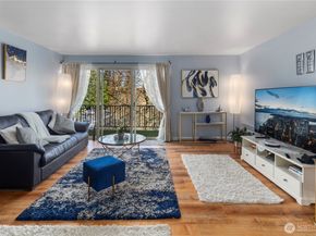 11008 NE 68th St 728, Kirkland WA 98033
