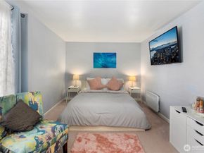 11008 NE 68th St 728, Kirkland WA 98033