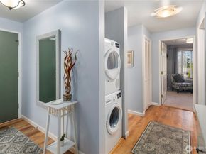 11008 NE 68th St 728, Kirkland WA 98033