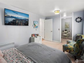 11008 NE 68th St 728, Kirkland WA 98033