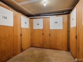 11008 NE 68th St 728, Kirkland WA 98033
