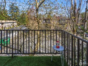 11008 NE 68th St 728, Kirkland WA 98033