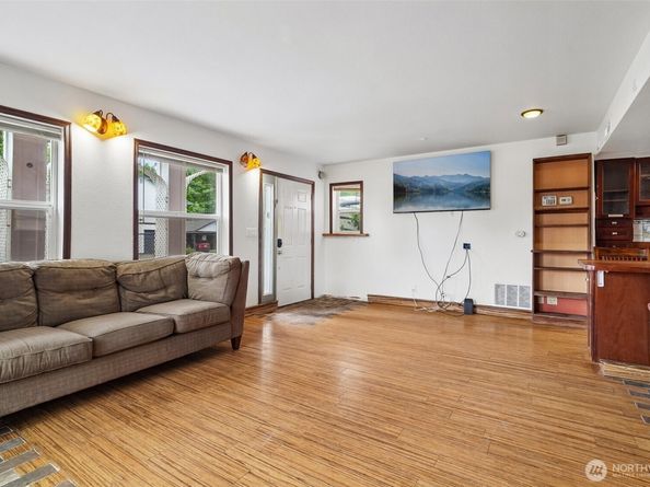 13043 40th Avenue S, Tukwila WA 98168