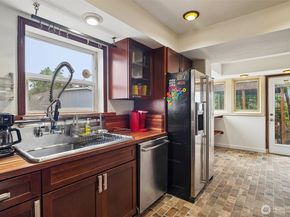 13043 40th Avenue S, Tukwila WA 98168