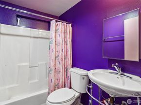 13043 40th Avenue S, Tukwila WA 98168
