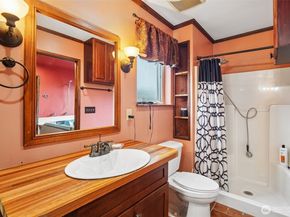 13043 40th Avenue S, Tukwila WA 98168