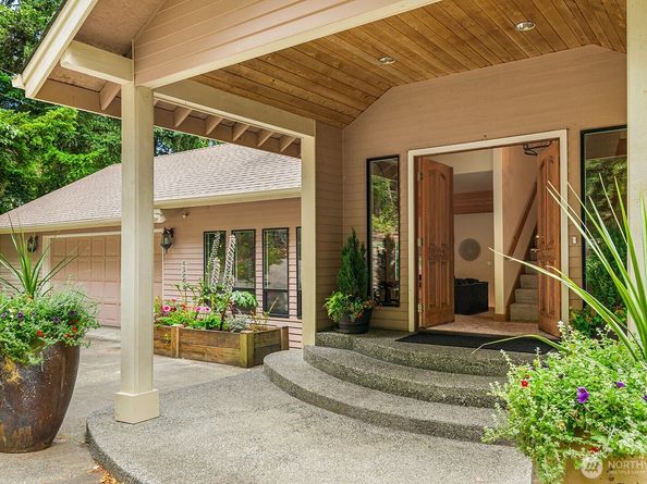 22808 105th Avenue SW, Vashon WA 98070