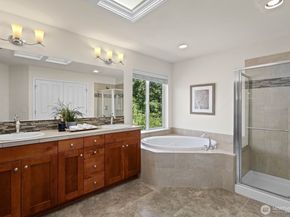 13758 174th Avenue SE, Renton WA 98059