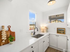 3443 21st Avenue W, Seattle WA 98199
