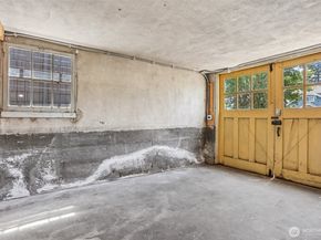 3920 Ashworth Avenue N, Seattle WA 98103