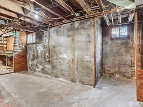 3920 Ashworth Avenue N, Seattle WA 98103