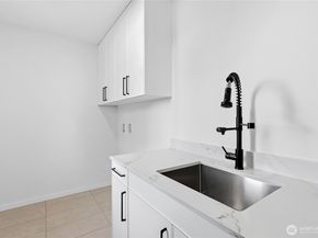 10708 Linden Avenue N, Seattle WA 98133