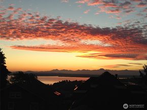 1625 7th Avenue W, Seattle WA 98119