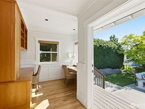 1625 7th Avenue W, Seattle WA 98119