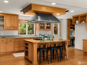 6183 NE 187th Place, Kenmore WA 98028