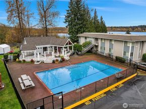 17110 NE 45th Street 30, Redmond WA 98052